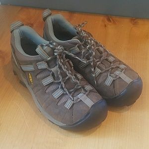 Keen Targhee II waterproof hiking boots size 8